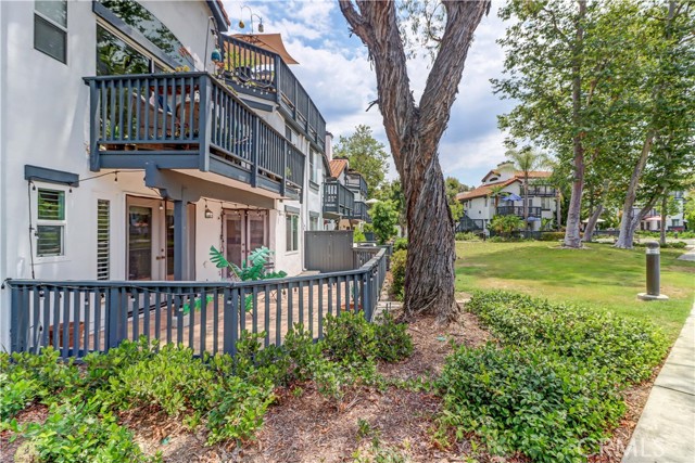 40 Lobelia, Rancho Santa Margarita CA: https://media.crmls.org/medias/1878f6e6-cc3b-4438-b209-46eb1df4c1fd.jpg