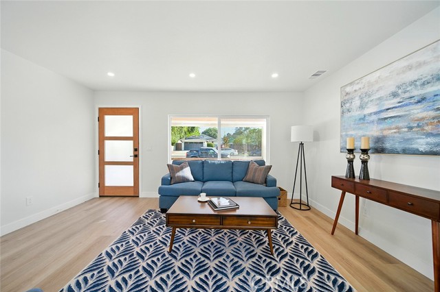 Detail Gallery Image 7 of 37 For 482 Mountain View St, Altadena,  CA 91001 - 3 Beds | 1/1 Baths