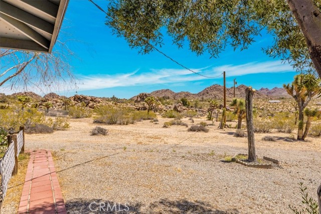 8397 Uphill Road, Joshua Tree CA: https://media.crmls.org/medias/1879947b-6cb7-4016-9598-2d97e707e1fc.jpg