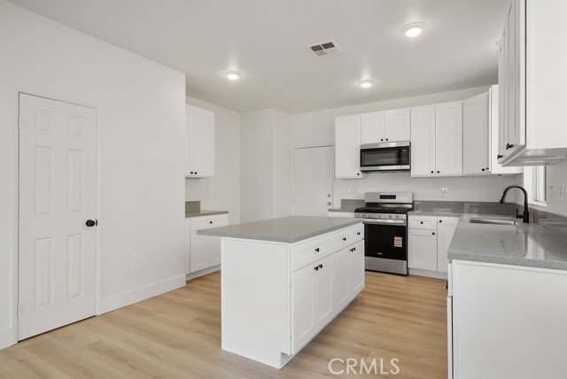 Detail Gallery Image 17 of 56 For 19068 Clover, Riverside,  CA 92508 - 4 Beds | 2/1 Baths