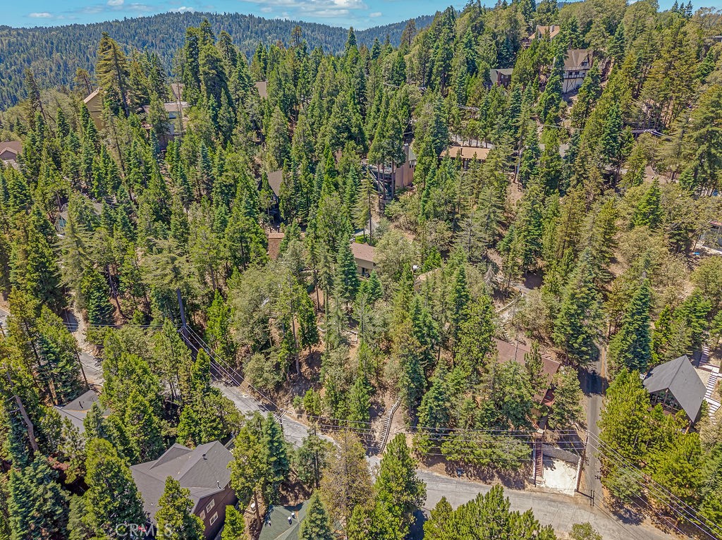 https://media.crmls.org/medias/187aed26-0a36-43b5-959b-480316df6a8f.jpg?preset=X-Large
