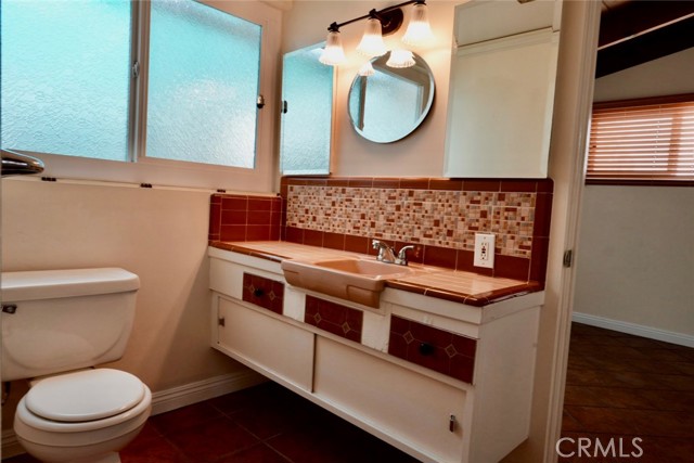 Detail Gallery Image 9 of 19 For 8512 Fullbright Ave, Winnetka,  CA 91306 - 3 Beds | 2 Baths