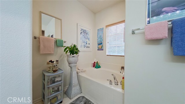 Detail Gallery Image 41 of 46 For 27903 Baneberry #10,  Valencia,  CA 91354 - 3 Beds | 3 Baths