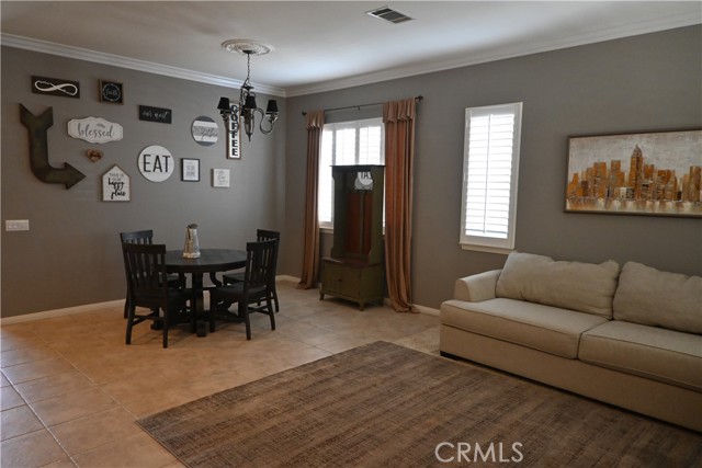 Detail Gallery Image 4 of 14 For 21109 Cross Creek, Saugus,  CA 91350 - 4 Beds | 3/1 Baths