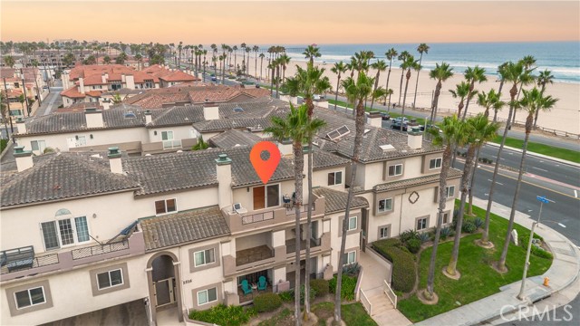 1516 Pacific Coast, Huntington Beach CA: https://media.crmls.org/medias/187c848b-cc37-440f-a75c-3a4311e2df28.jpg
