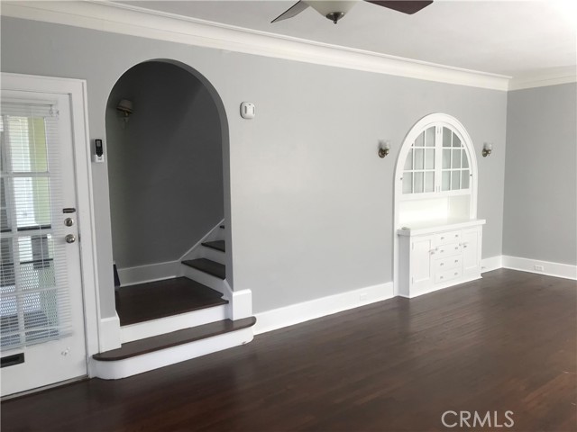 254 E Glenarm Street, Pasadena CA: https://media.crmls.org/medias/187cb534-b1e1-4aeb-827e-a6cdb6957624.jpg