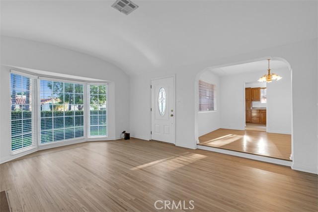 Detail Gallery Image 6 of 35 For 1227 Western Ave, Glendale,  CA 91201 - 3 Beds | 2 Baths