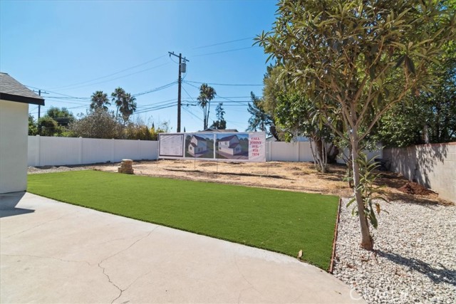 15918 Harvest Street, Granada Hills CA: https://media.crmls.org/medias/187d6e0d-6a9b-4dda-852d-0236462ed1ae.jpg