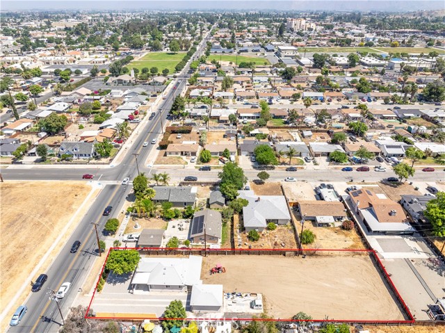 412 South Santa Fe Street, Hemet CA: https://media.crmls.org/medias/187d7e20-0f75-461b-9288-aab2b38e50c6.jpg