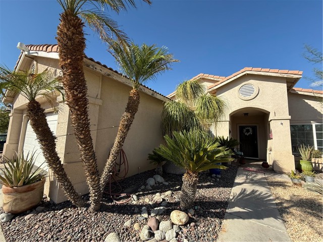 Detail Gallery Image 2 of 16 For 65608 Avenida Cadena, Desert Hot Springs,  CA 92240 - 3 Beds | 2 Baths