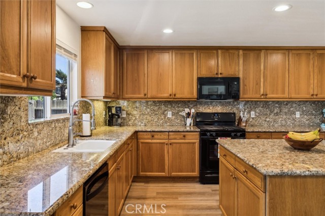 Detail Gallery Image 14 of 51 For 2304 Latigo Ct, Paso Robles,  CA 93446 - 5 Beds | 3 Baths