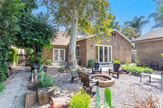Detail Gallery Image 23 of 29 For 5825 Fulton Ave, Valley Glen,  CA 91401 - 3 Beds | 3 Baths