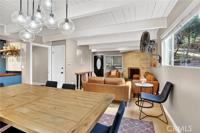 Detail Gallery Image 7 of 40 For 104 Highway 173, Lake Arrowhead,  CA 92352 - 3 Beds | 3 Baths