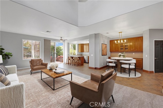 Detail Gallery Image 7 of 48 For 27626 Iris Pl, Castaic,  CA 91384 - 4 Beds | 2/1 Baths