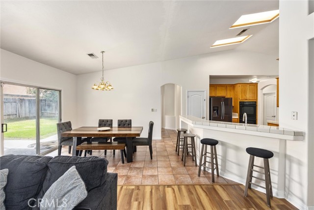 Detail Gallery Image 10 of 39 For 9801 Marby Grange, Bakersfield,  CA 93312 - 4 Beds | 2 Baths