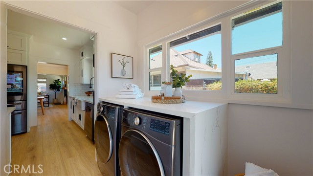 Detail Gallery Image 6 of 17 For 2248 W 29th Pl, Los Angeles,  CA 90018 - 3 Beds | 2 Baths