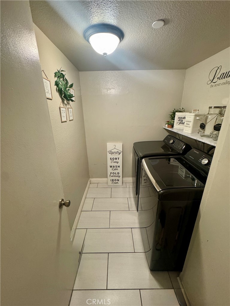 https://media.crmls.org/medias/188135e1-0014-4d91-b8c3-ad89ff6acb94.jpg?preset=X-Large