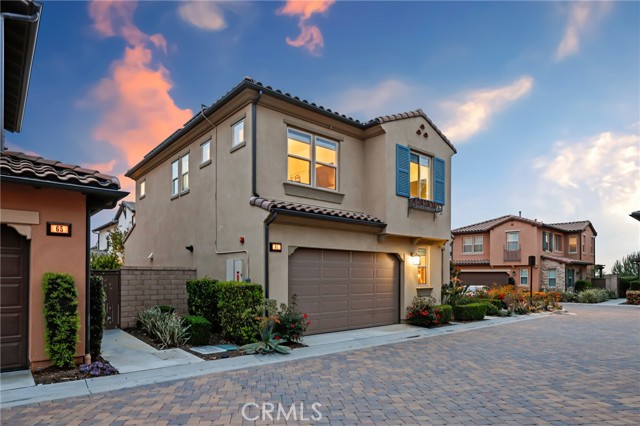 61 Fuchsia, Lake Forest CA: https://media.crmls.org/medias/188178ac-5eef-4348-aa23-7a796ba6b280.jpg