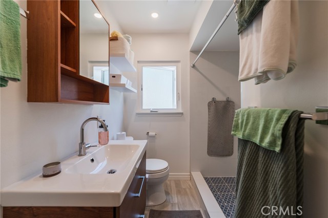 Detail Gallery Image 15 of 34 For 5835 Bowcroft St #2,  Los Angeles,  CA 90016 - 2 Beds | 1/1 Baths