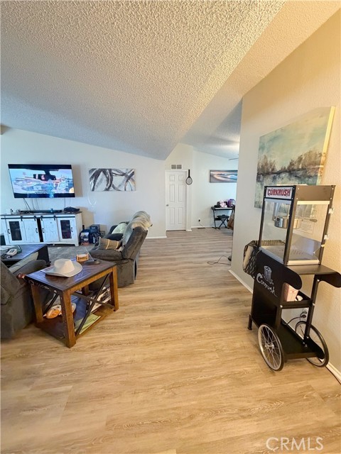 Detail Gallery Image 4 of 23 For 13525 Monte Vista St, Phelan,  CA 92371 - 4 Beds | 2 Baths