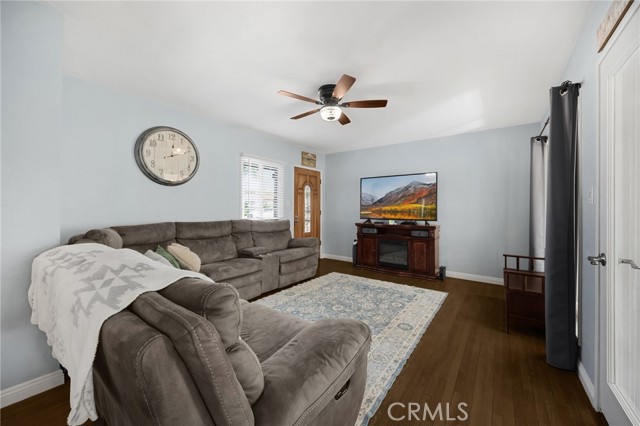 Detail Gallery Image 5 of 48 For 304 S Colfax, La Habra,  CA 90631 - 2 Beds | 2 Baths