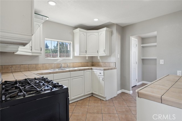 Detail Gallery Image 8 of 29 For 4954 Sierra Vista Ave, Riverside,  CA 92505 - 3 Beds | 2 Baths