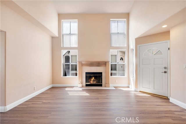 Detail Gallery Image 6 of 38 For 19017 Gault St #103,  Reseda,  CA 91335 - 3 Beds | 3 Baths