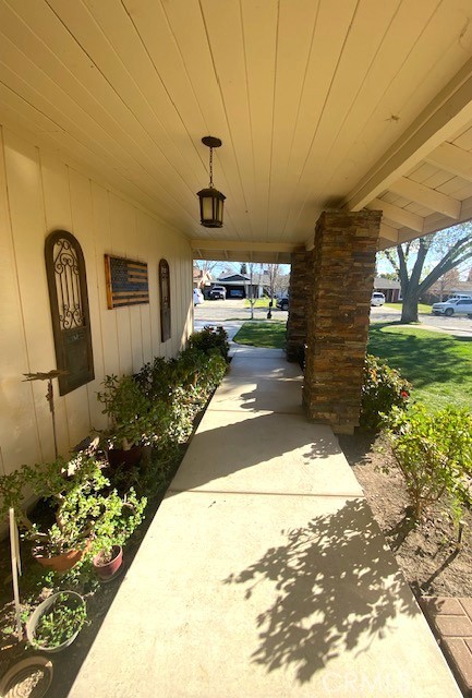 Detail Gallery Image 4 of 22 For 1965 Kimberly Ave, Merced,  CA 95340 - 3 Beds | 2 Baths