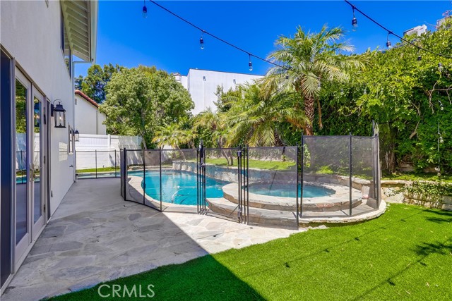 5528 Voletta Place, Valley Village CA: https://media.crmls.org/medias/1884ca9c-7f92-46aa-9939-e8cf15b27434.jpg