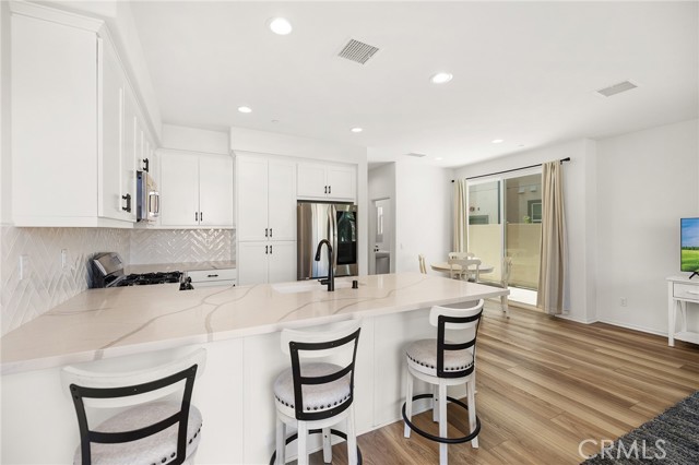 Detail Gallery Image 5 of 31 For 31312 Calle Cirros, Temecula,  CA 92592 - 3 Beds | 2/1 Baths