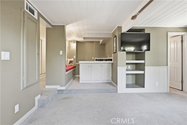 Detail Gallery Image 19 of 72 For 174 Golf Course Rd, Lake Arrowhead,  CA 92352 - 4 Beds | 3/1 Baths