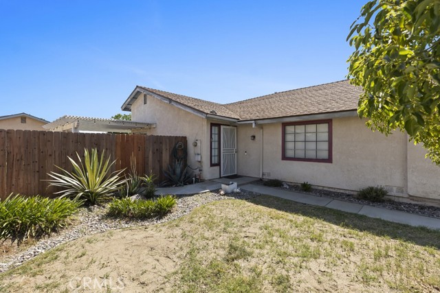 Detail Gallery Image 4 of 41 For 16251 Malaga St, Fontana,  CA 92336 - 2 Beds | 1 Baths