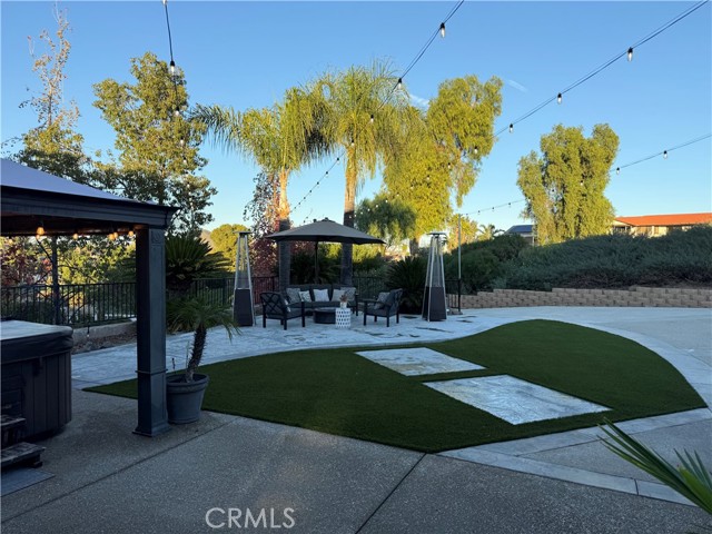 30610 Early Round Drive, Canyon Lake CA: https://media.crmls.org/medias/18866d78-3acb-439e-8026-fb6f1b130762.jpg