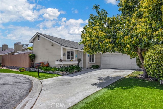 Detail Gallery Image 2 of 38 For 7708 Newcastle Ct, Highland,  CA 92346 - 3 Beds | 2 Baths