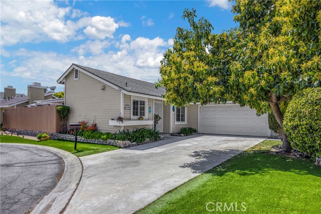 Detail Gallery Image 2 of 38 For 7708 Newcastle Ct, Highland,  CA 92346 - 3 Beds | 2 Baths