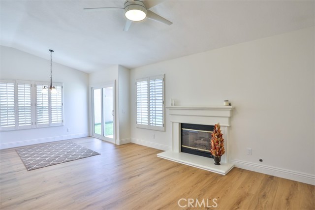 675 Avenida Terrazo, Corona CA: https://media.crmls.org/medias/188786f8-4b62-4782-a30f-4c21200d5786.jpg