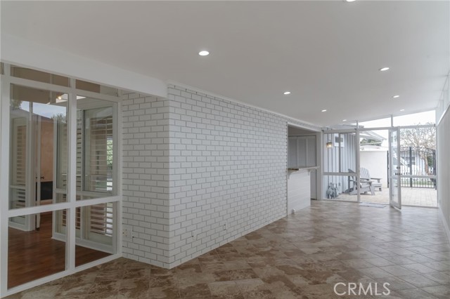 439 S Prospect Avenue, Manhattan Beach CA: https://media.crmls.org/medias/1887cea1-0b63-4e59-90bb-6ee3162eea63.jpg