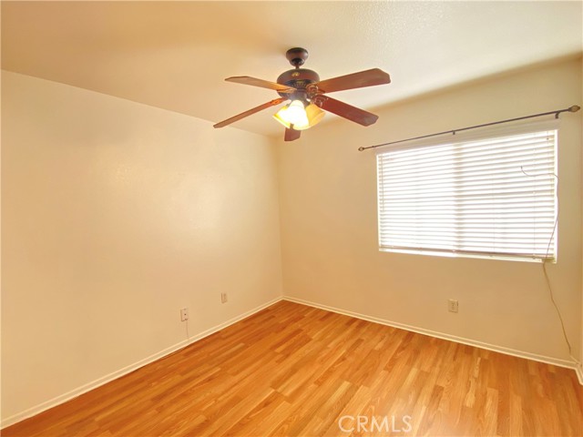Image 9 of 21 For 15605 Lasselle Street 6