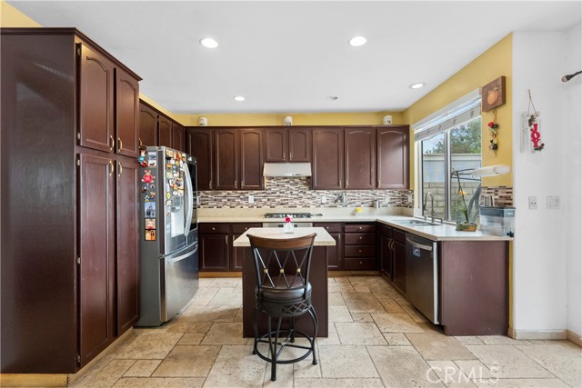 25760 Wordsworth Lane, Stevenson Ranch CA: https://media.crmls.org/medias/1888c355-2ca7-4bfb-9585-ac75695564fd.jpg