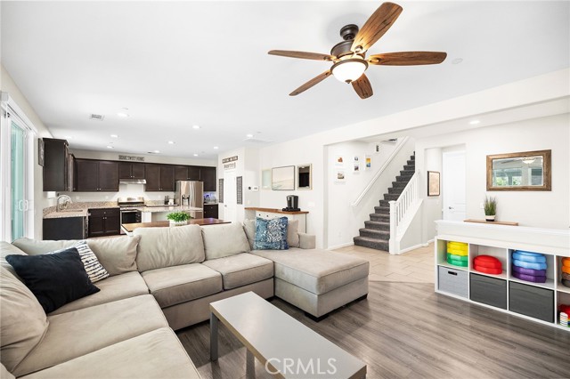 Detail Gallery Image 8 of 44 For 24510 Snapdragon, Lake Elsinore,  CA 92532 - 4 Beds | 2/1 Baths