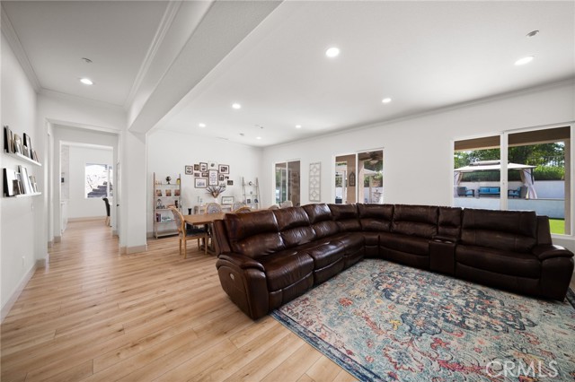 8067 Terraza Court, Riverside CA: https://media.crmls.org/medias/188b035e-f9d5-4f52-b32f-6783c0c9f3b1.jpg
