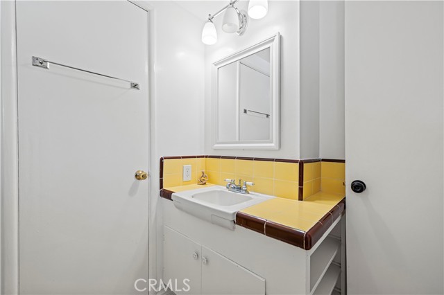 17955 Archwood Street, Reseda CA: https://media.crmls.org/medias/188ba091-00a5-4d60-bbea-af79b510885d.jpg