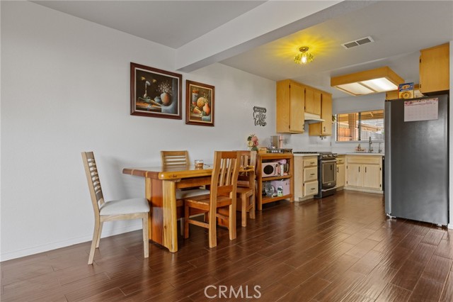 Detail Gallery Image 8 of 29 For 267 Village Circle Dr, Lompoc,  CA 93436 - 3 Beds | 2 Baths