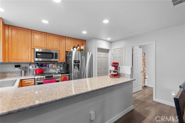 Detail Gallery Image 9 of 27 For 26146 Gravett Pl, Saugus,  CA 91350 - 4 Beds | 3 Baths