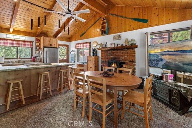 Detail Gallery Image 15 of 25 For 39273 Peak Ln, Big Bear Lake,  CA 92315 - 3 Beds | 2 Baths