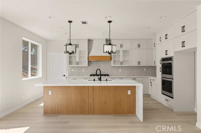 5978 Copperfield Avenue, Riverside CA: https://media.crmls.org/medias/188db739-58c4-4550-89fd-b6b364646be5.jpg