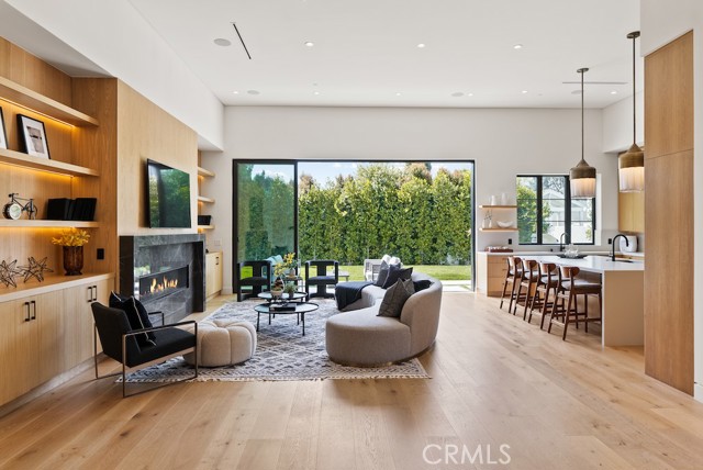 5727 Cahill Avenue, Tarzana CA: https://media.crmls.org/medias/188e0100-edcd-4c14-a30b-2d2e90a7b0a2.jpg