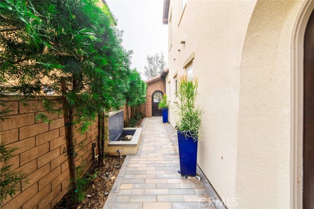 126 Long Fence, Irvine CA: https://media.crmls.org/medias/188e4d2c-553a-4b6e-8269-d1389a23d2ff.jpg