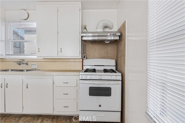 Detail Gallery Image 9 of 13 For 1957 Strathmore, San Gabriel,  CA 91776 - 5 Beds | 2 Baths