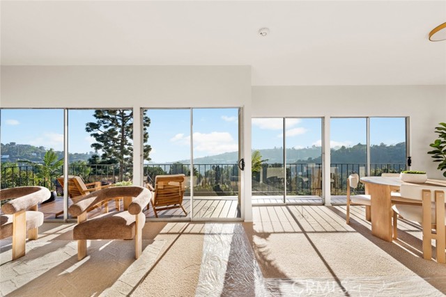 Detail Gallery Image 16 of 75 For 7426 Mulholland Dr, Los Angeles,  CA 90046 - 2 Beds | 2 Baths